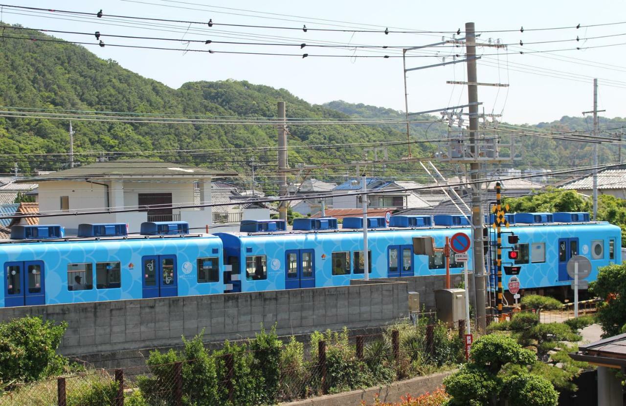 磯ノ浦駅前ゲストハウス 月と空moon And Sky Wakayama Exteriör bild